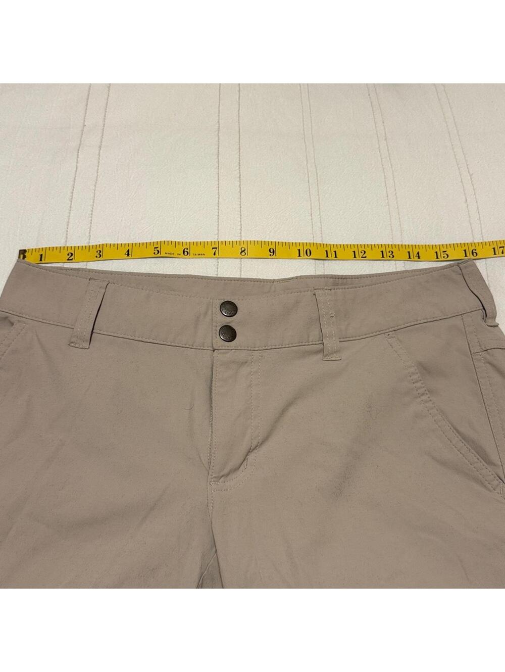 Columbia Omni-Shield Khaki Hiking Capri Pants Women's Size 10 - Picture 4 of 6